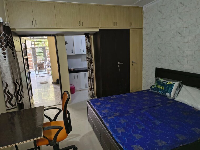Master Bedroom, ansal-plaza-sector-23 1 RK 450 Sq.Ft. Builder Floor In Sector 23 Gurgaon 9934428