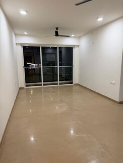 2 BHK Apartment For Sale in Kalpataru Paramount