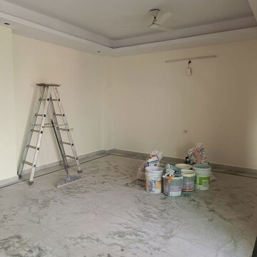 Room in 2 BHK Builder Floor at Sector 46 – for Rent