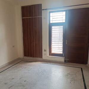 Room in 2 BHK Builder Floor at Sector 46 – for Rent