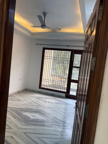 Room in 3 BHK Apartment at Lotus Panache, Sector 110 – for Rent