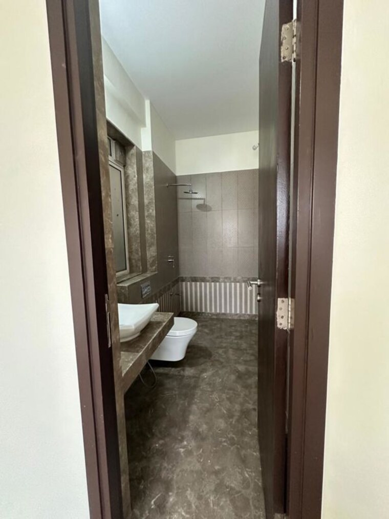 Bathroom, kalpataru-radiance 3 Bedroom 1500 Sq.Ft. Apartment In Goregaon West Mumbai 9934528