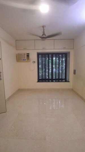 Room in 2 BHK Apartment at Upvan Tower, Malad East – for Rent