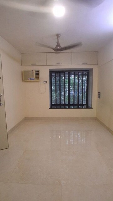 Room in 2 BHK Apartment at Upvan Tower, Malad East – for Rent