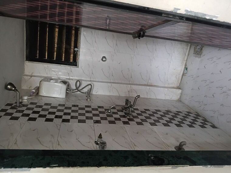 Bathroom, airoli sector 9a 1 Bedroom 550 Sq.Ft. Apartment In Airoli Sector 9a Navi Mumbai 9934681