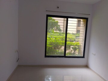 Room in 2 BHK Apartment at Pride World City Brooklyn, Charholi Budruk – for Rent