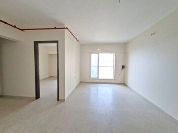 Room in 2 BHK Apartment at Dosti West County, Balkum Pada – for Rent