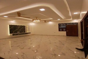 Parking in 3 BHK Builder Floor at Spring Field, Sector 31 – for Rent