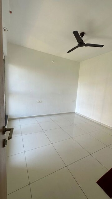 Room in 1 BHK Apartment at Kavya Residency Thane, Ghodbunder Road – for Rent