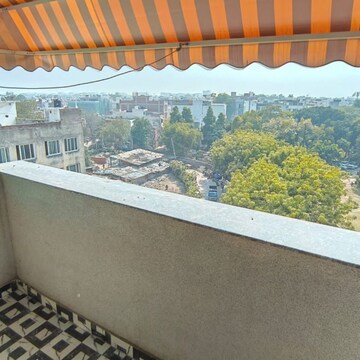 Swimming Pool in 2 BHK Builder Floor at Malviya Nagar – for Rent