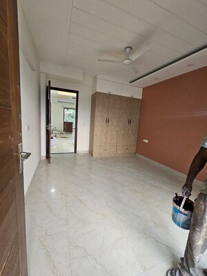 Parking in 3 BHK Builder Floor at Sector 46 – for Rent