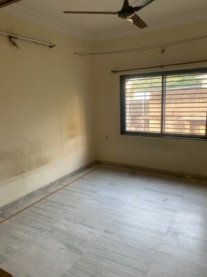Room in 2 BHK Apartment at Navapura – for Rent