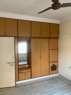 Room in 2 BHK Apartment at Navapura – for Rent