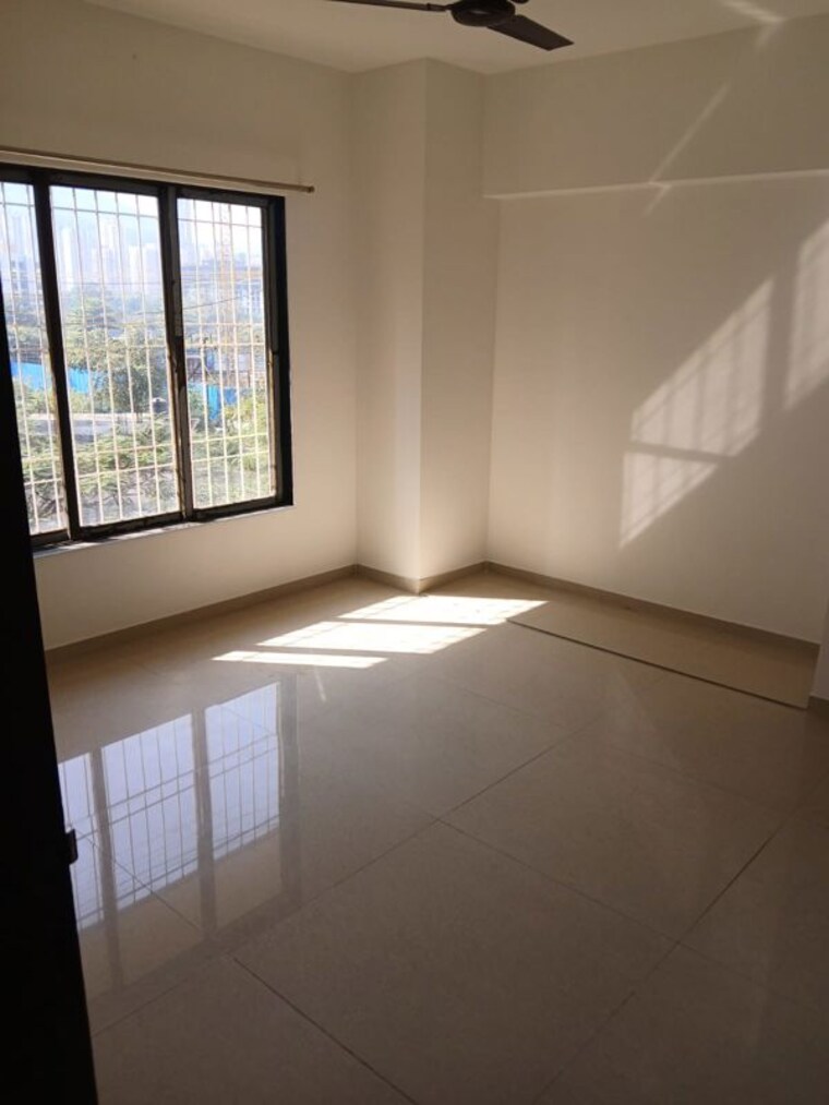 Room, raunak-heights 1 Bedroom 405 Sq.Ft. Apartment In Ghodbunder Road Thane 9935131