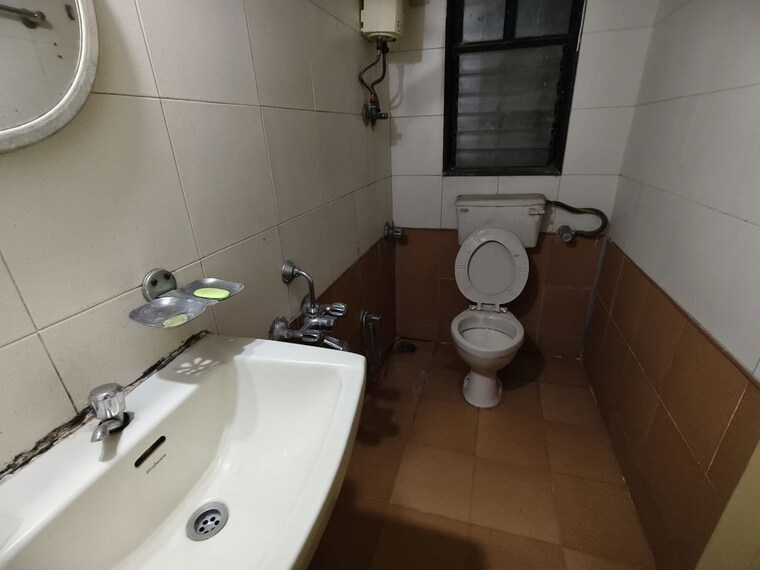 Bathroom, group-satellite-elegance 2 Bedroom 850 Sq.Ft. Apartment In Goregaon East Mumbai 9935089