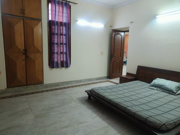 Room, rwa-apartments-sector-51 4 Bedroom 3500 Sq.Ft. Builder Floor In Sector 51 Noida 9935312