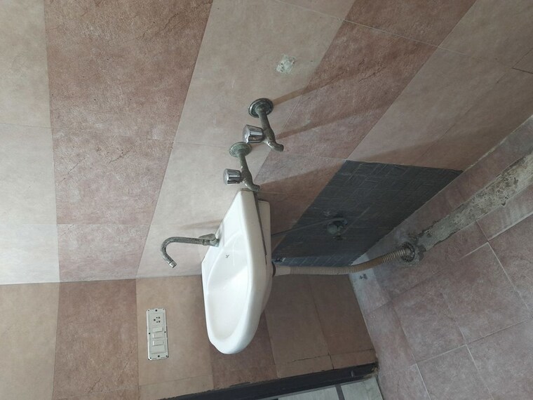 Bathroom, sector 122 1 RK 600 Sq.Ft. Apartment In Sector 122 Noida 9935324