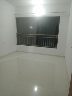 Room in 2 BHK Apartment at Pride Manhattan, Charholi Budruk – for Rent