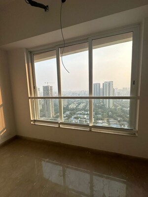 Room in 2 BHK Apartment at Kalpataru Radiance, Goregaon West – for Rent