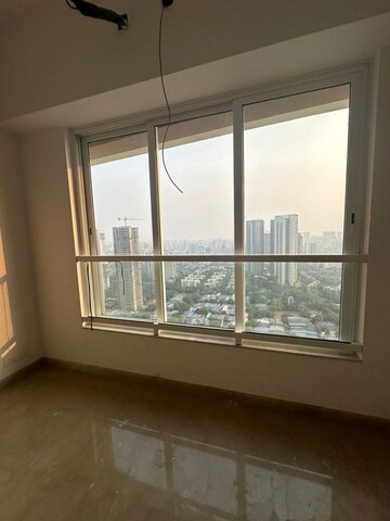 Room in 2 BHK Apartment at Kalpataru Radiance, Goregaon West – for Rent