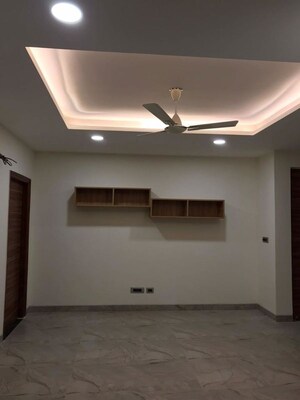 Building Lobby in 3 BHK Builder Floor at Sector 51 – for Rent