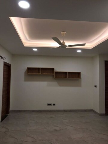 Building Lobby in 3 BHK Builder Floor at Sector 51 – for Rent