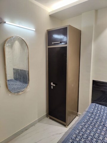 Building Lobby in 1 BHK Builder Floor at Silver Leaf Society, Sector 55 – for Rent