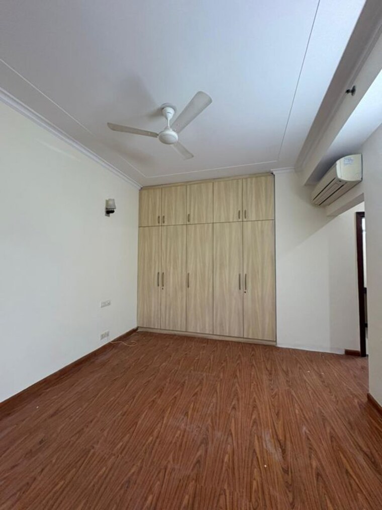 Room, sector 48 3.5 Bedroom 2187 Sq.Ft. Apartment In Sector 48 Gurgaon 9936339