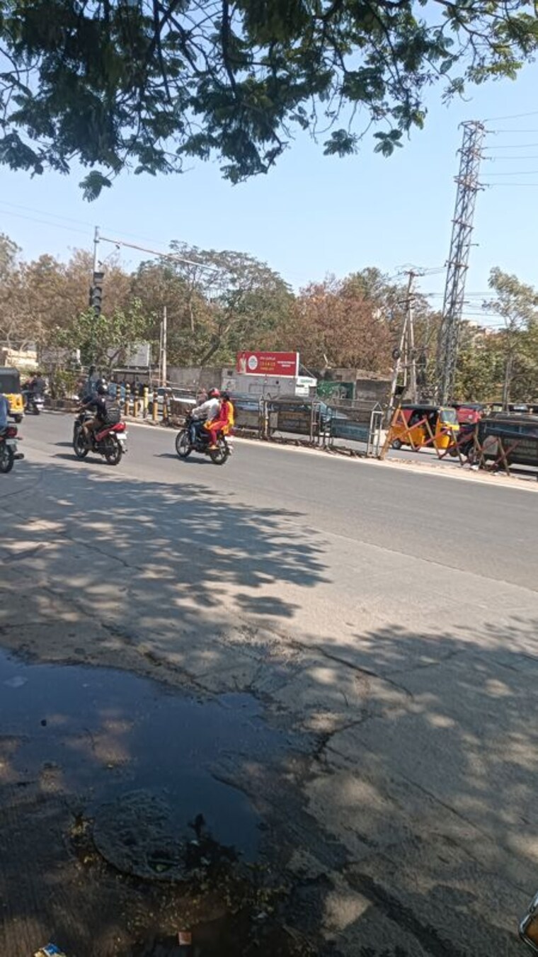  Parking, kondapur Commercial Shop 1400 Sq.Ft. In Kondapur Hyderabad 9936362