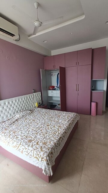 Bedroom in 3 BHK Apartment at Kohinoor Square Phase 2, Dadar West – for Rent