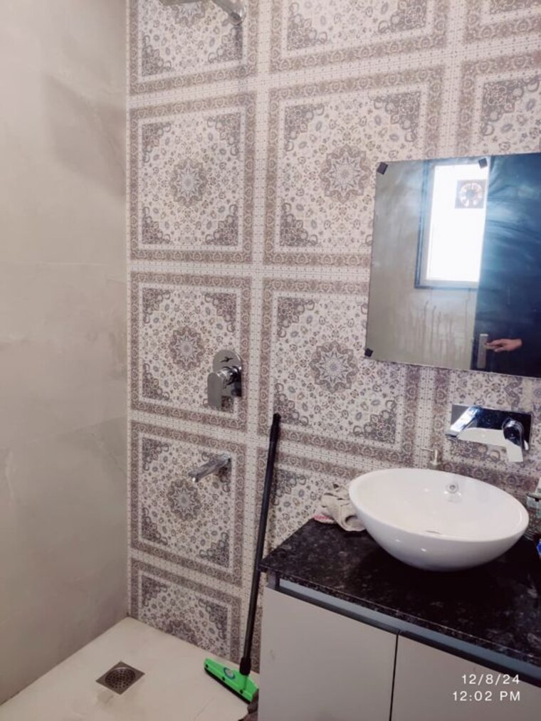 Bathroom, sector 31 1 Bedroom 1800 Sq.Ft. Builder Floor In Sector 31 Gurgaon 9936396