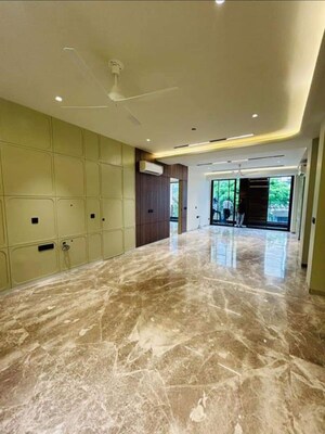 5 BHK Apartment For Rent in Mahagun Marvella, Sector 78