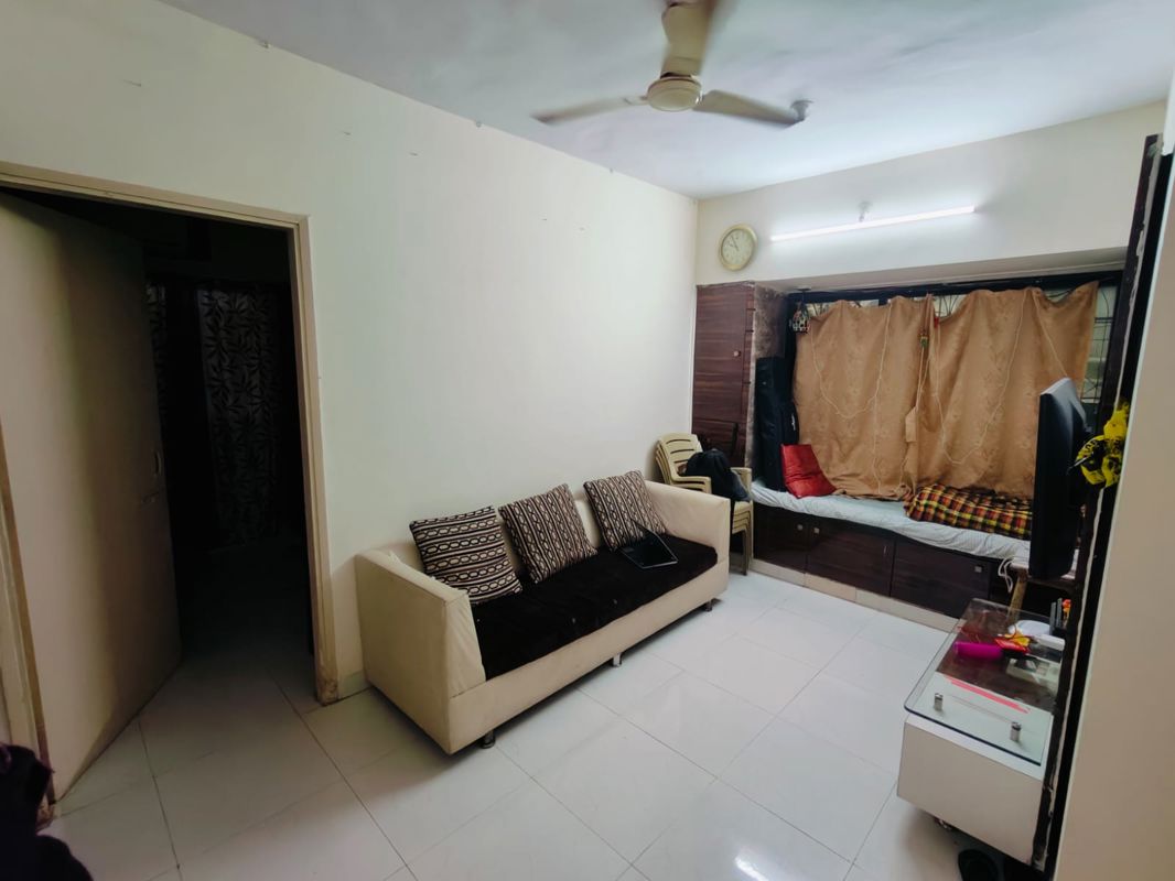 1 BHK + Pooja Room,Extra Room Apartment For Rent in ISA Royal Palace