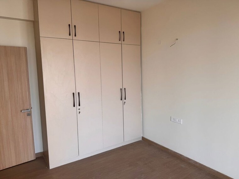 Room, emaar-palm-gardens 3.5 Bedroom 1900 Sq.Ft. Apartment In Sector 83 Gurgaon 9936442