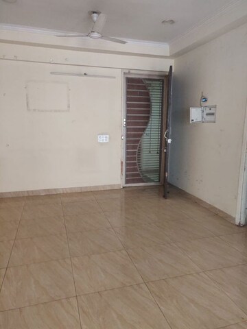 Room in 3 BHK Apartment at Nirala Aspire, Sector 16 Greater Noida – for Sale