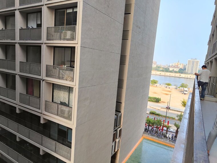 Balcony, sun-westbank Commercial Office Space 720 Sq.Ft. In Navrangpura Ahmedabad 9936490