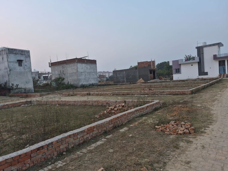 undefined, kalli paschim  2000 Sq.Ft. Plot In Kalli Paschim Lucknow 9936522