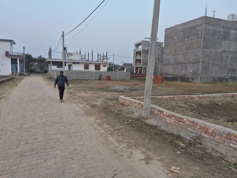 undefined, kalli paschim  2000 Sq.Ft. Plot In Kalli Paschim Lucknow 9936522