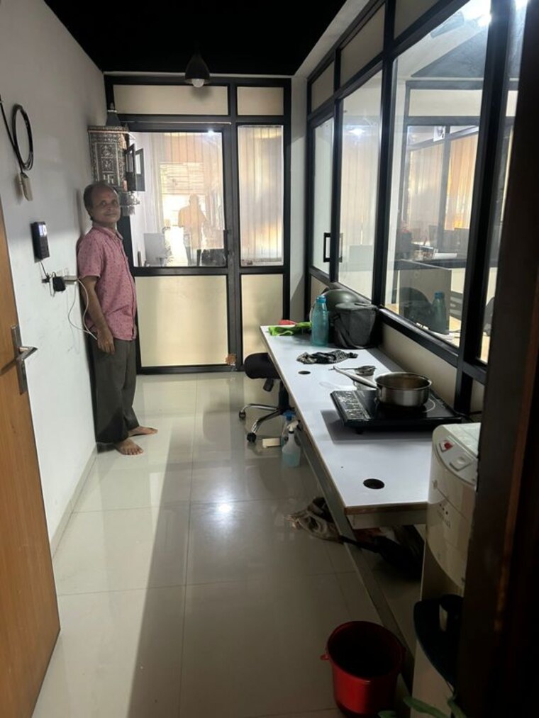 Team Area, science city Commercial Office Space 1200 Sq.Ft. In Science City Ahmedabad 9936611