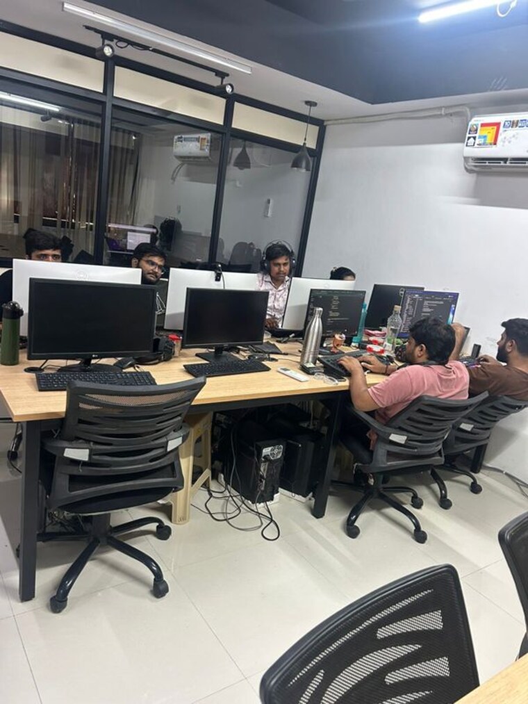 Team Area, science city Commercial Office Space 1200 Sq.Ft. In Science City Ahmedabad 9936611