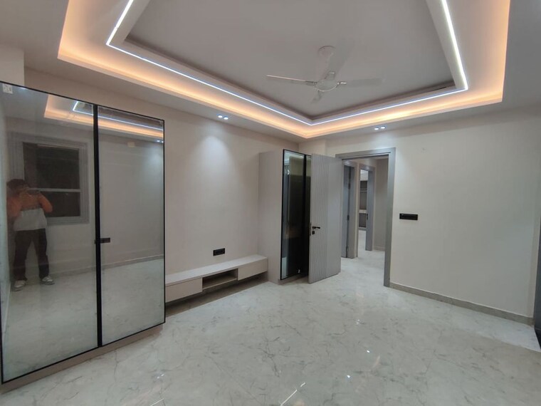 Room, green fields colony 5 Bedroom 4365 Sq.Ft. Builder Floor In Green Fields Colony Faridabad 9936763