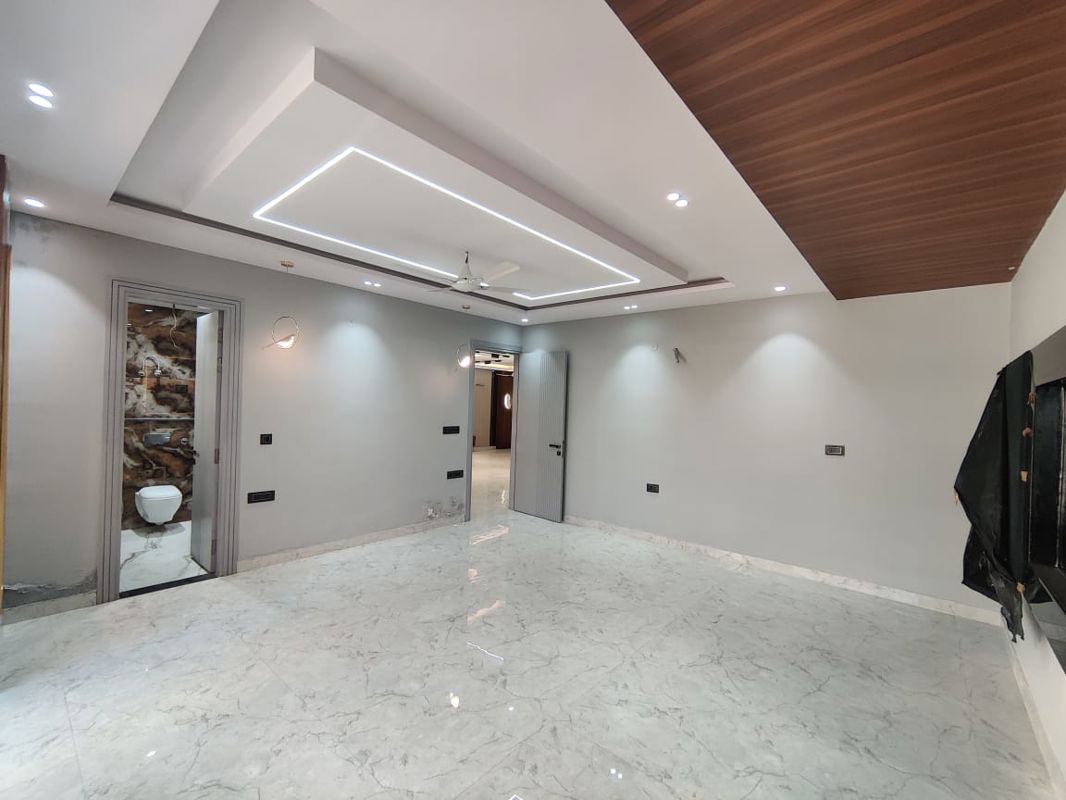5 BHK + Pooja Room Builder Floor For Rent in Green Fields Colony