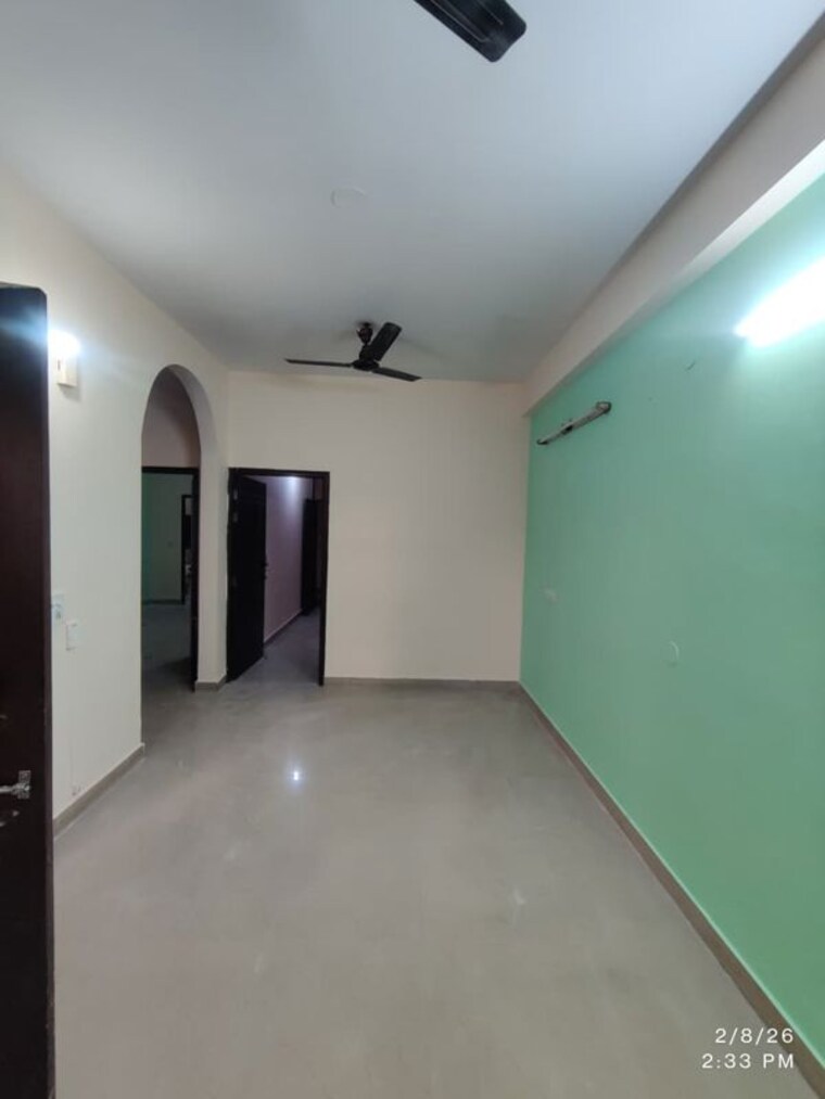 Room, sector 15 2 Bedroom 15000 Sq.Ft. Builder Floor In Sector 15 Gurgaon 9936767