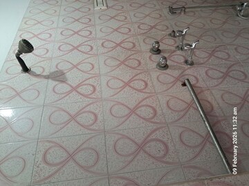 Bathroom in 1 BHK Builder Floor at Rohini Sector 8 – for Rent