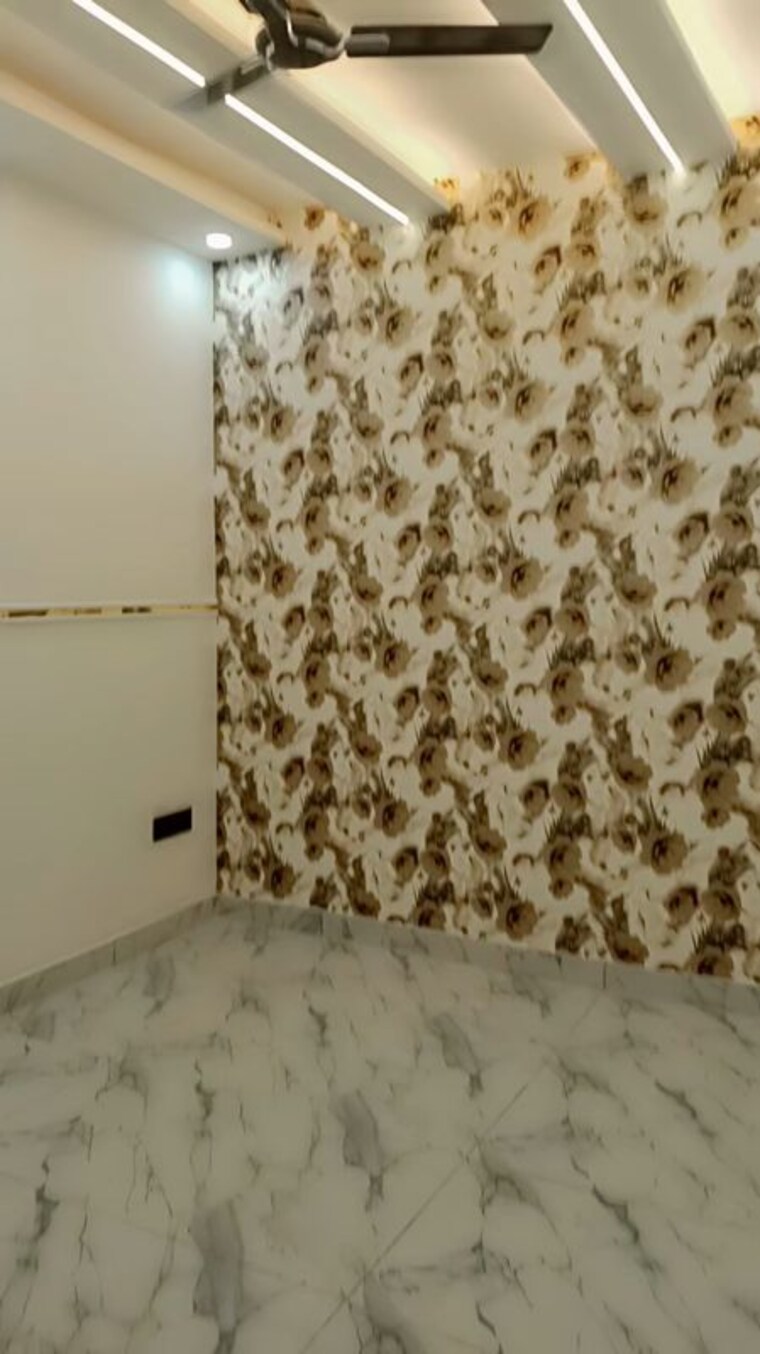 Room, shalimar garden extension i 4 Bedroom 1500 Sq.Ft. Builder Floor In Shalimar Garden Extension I Ghaziabad 9936812
