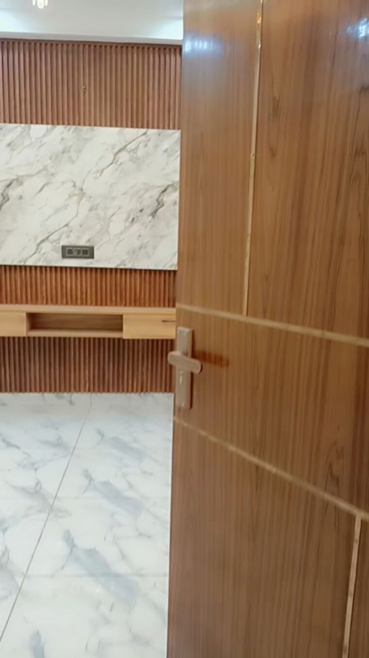 Room, shalimar garden extension i 4 Bedroom 1500 Sq.Ft. Builder Floor In Shalimar Garden Extension I Ghaziabad 9936812