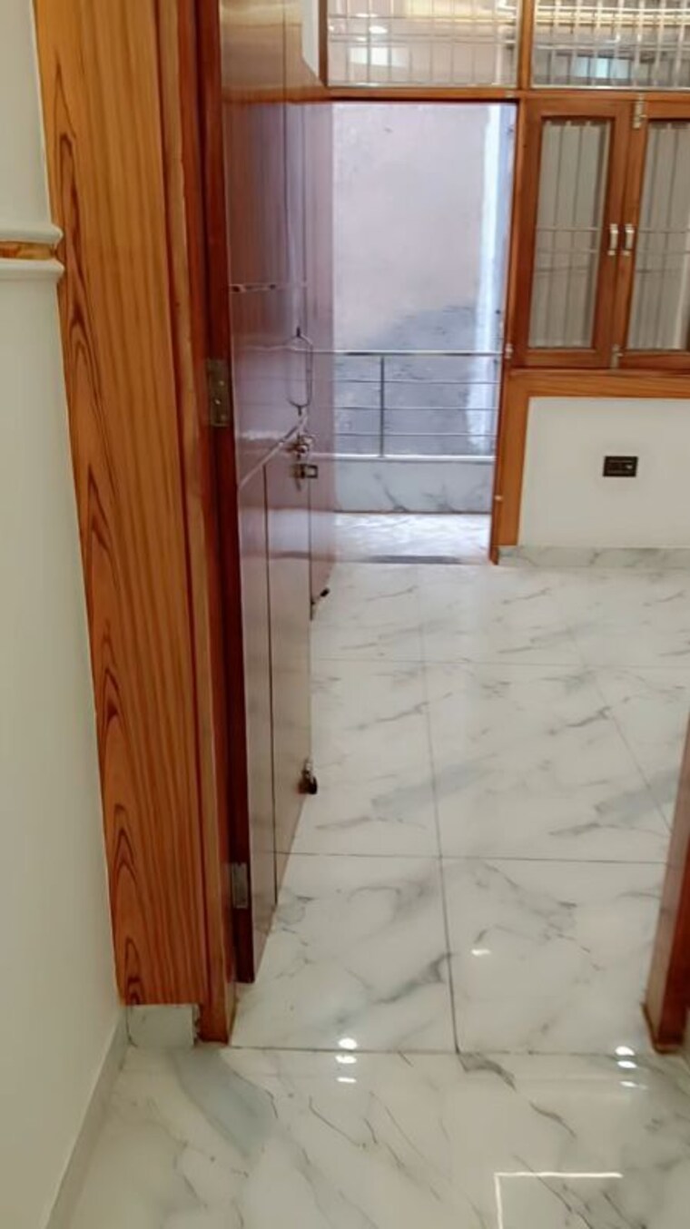 Room, shalimar garden extension i 4 Bedroom 1500 Sq.Ft. Builder Floor In Shalimar Garden Extension I Ghaziabad 9936812