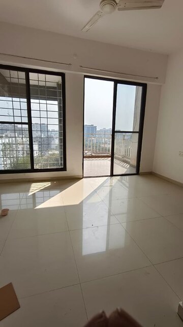 Room in 1.5 BHK Apartment at Palm Atlantis, Wagholi – for Rent