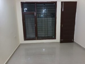 Room in 2 BHK Apartment at Jaipurias Sunrise Greens Zirakpur, Vip Road – for Rent