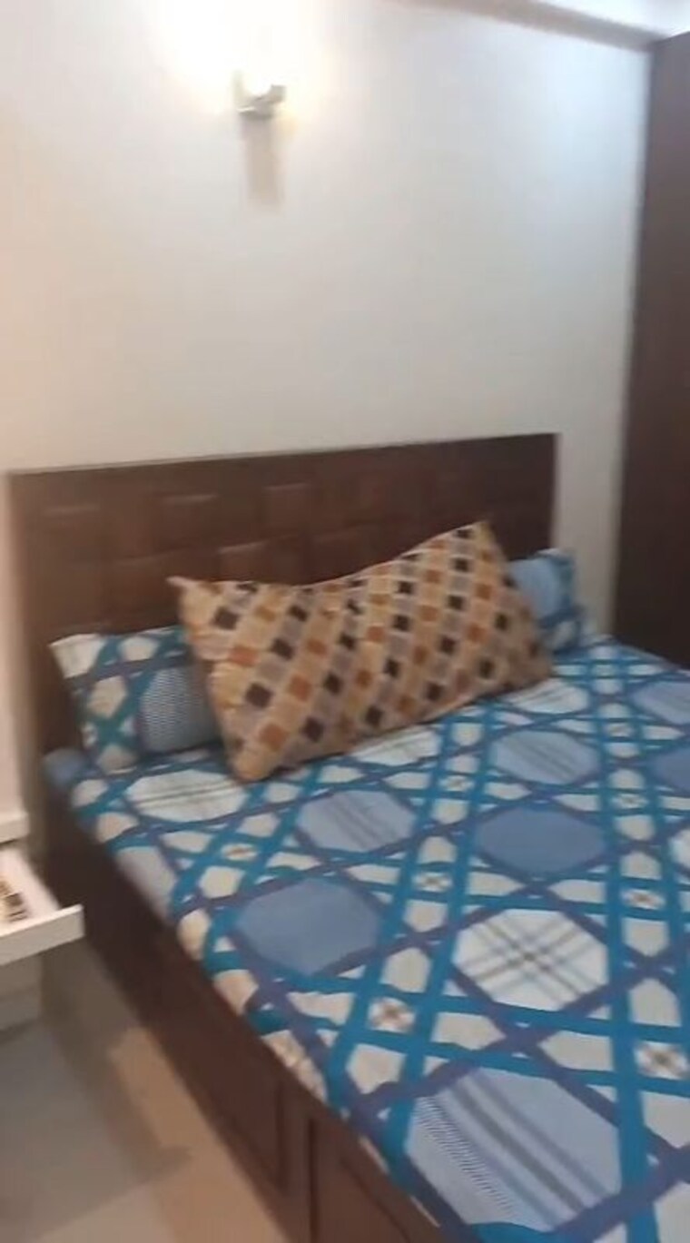 Bedroom, wave-executive-floors 3 Bedroom 1050 Sq.Ft. Builder Floor In Wave City Ghaziabad 9936963